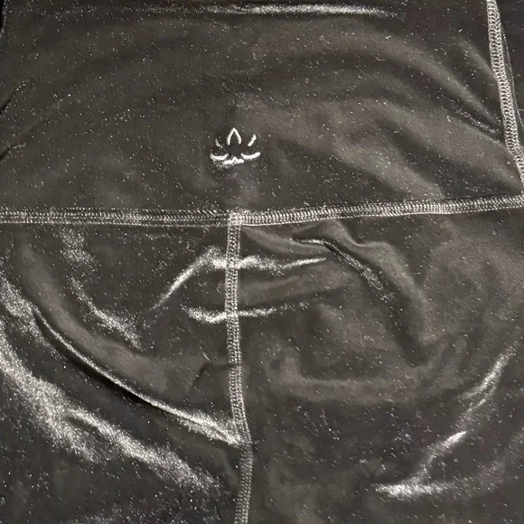 Beyond Yoga BLACK Velvet Motion High‎ Wasted Midi Legging SMALL [VL3243] - Picture 5 of 7